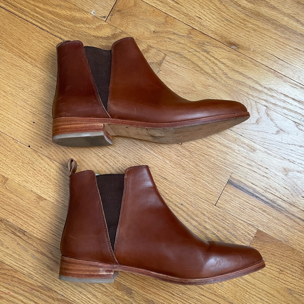 Dark brown leather Nisolo Chelsea boots